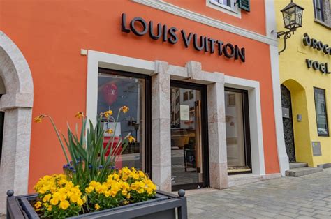 Louis Vuitton Kitzbühel .